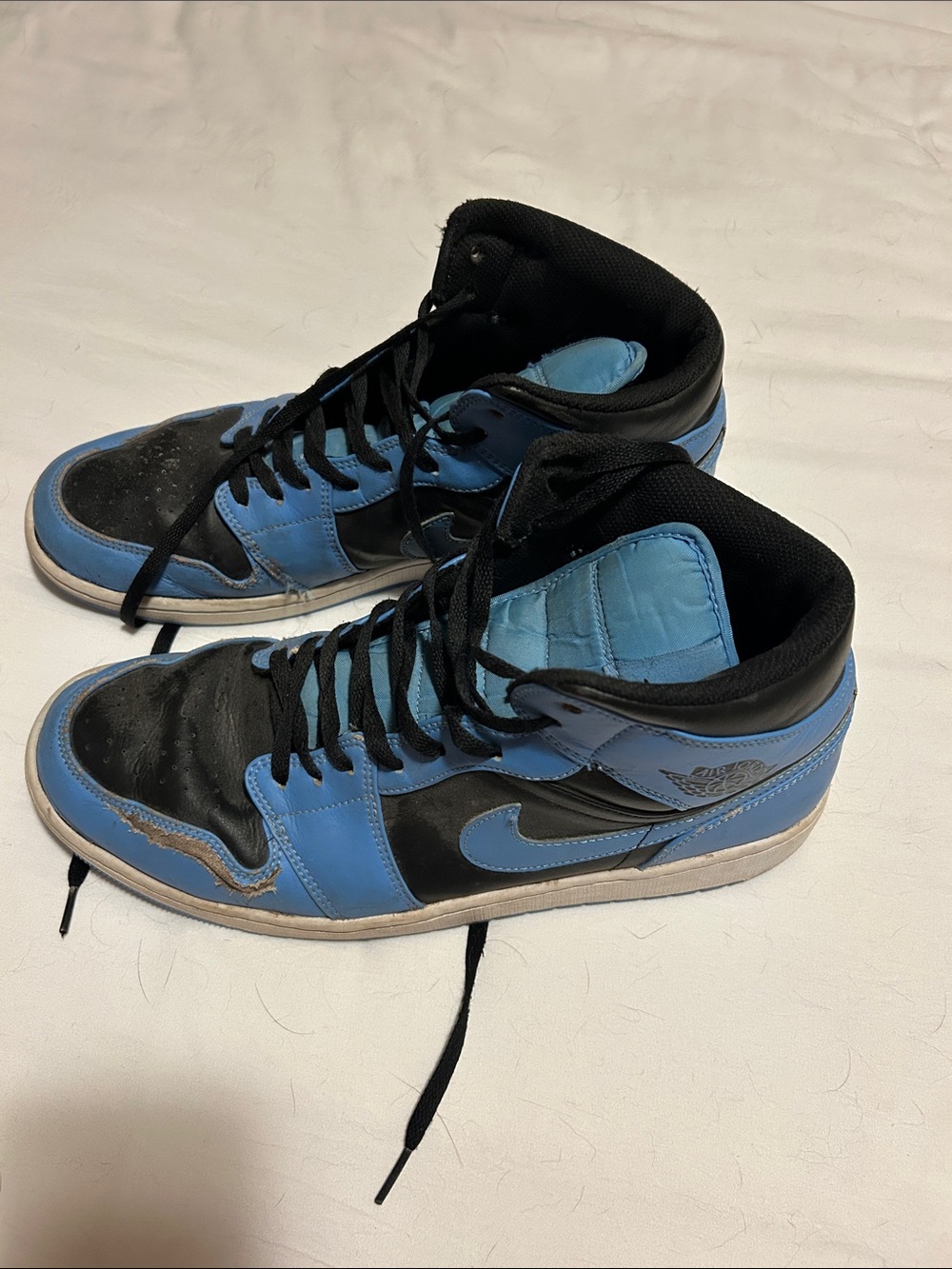 Nike High-Top Sneakers in Black & Light Blue